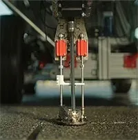 Anh ra mắt robot sửa đường đầu tiên trên thế giới