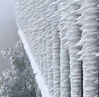 Mẫu Sơn 3 ngày liên tiếp xuất hiện băng giá, khung cảnh kỳ ảo như ở châu Âu