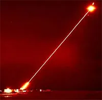 Vũ khí laser DragonFire mới có thể bắn hạ máy bay không người lái