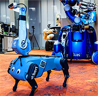 Phi hành gia điều khiển robot chó từ không gian