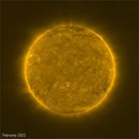 Ảnh sốc từ NASA/ESA: Mặt trời biến dạng kinh khủng 2 năm qua