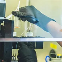 Lần đầu tiên dùng máy in 3D in da sinh học