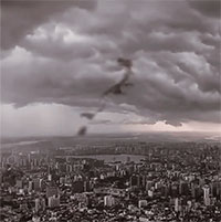 Mưa đá, gió giật chết người tại Trung Quốc: Cửa sổ chung cư, ký túc xá bị xé toạc tạo nên cảnh tượng kinh hoàng