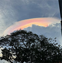 Mây ngũ sắc ở TP.HCM: Dấu hiệu thời tiết bất thường, dự báo mưa to?