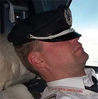 Tại sao phi công có thể thoải mái ngủ trong khi máy bay đang chở đầy hành khách?