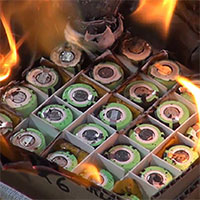 Vì sao pin lithium-ion dễ bắt lửa và phát nổ?