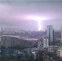 454 cú sét đánh xuống mặt đất ở Hà Nội chỉ trong 10 phút