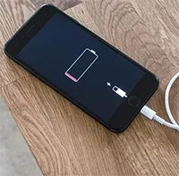 Smartphone sạc đầy pin trong 1 phút: "Cú lừa" hay bước đột phá chưa từng có?