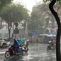 TP HCM mưa trắng trời, nhiều quận xuất hiện mưa đá