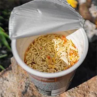 Mì ăn liền "đe dọa" đỉnh núi cao nhất Hàn Quốc