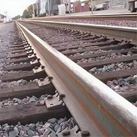 Tại sao đường ray đã qua sử dụng ở Trung Quốc lại bị chôn xuống đất thay vì đem đi tái chế?