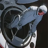 SpaceX dự kiến chuyến bay thương mại có hoạt động đi bộ ngoài không gian