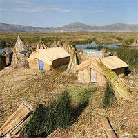 Tại sao người Uru có thể xây dựng những hòn đảo nổi trên Titicaca mà không cần đến công nghệ hiện đại?