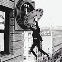 Vì sao Isaac Newton và Albert Einstein đều cho rằng thời gian chỉ là