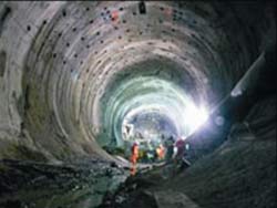 Đường hầm xuyên dãy Alpes