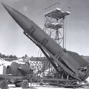 Wernher Von Braun chế tạo hỏa tiễn.