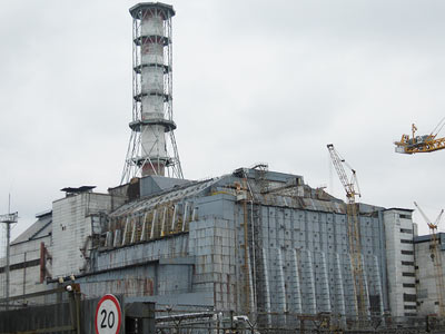 Chernobyl sẽ được bịt kín bằng thép