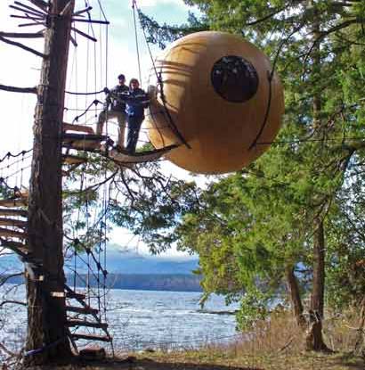 Ngôi nhà hình cầu treo trên cây