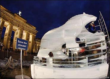 Biểu tình toàn cầu đánh dấu hội nghị khí hậu ở Bali