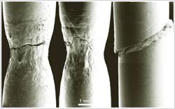 Vật liệu thủy tinh kim loại dẻo dai hơn kim loại