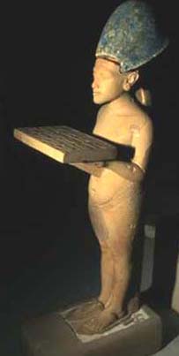 Pharaoh Ai Cập Akhenaten bị ái nam ái nữ