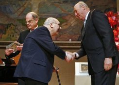 Hai nhà toán học Pháp và Mỹ nhận giải thưởng toán học Abel 2008