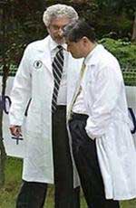 Thêm một xìcăngđan về vụ tế bào mầm