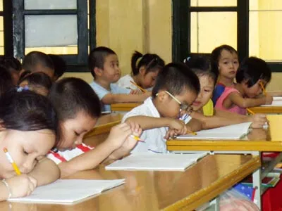 Cận thị có thể do... ngày sinh