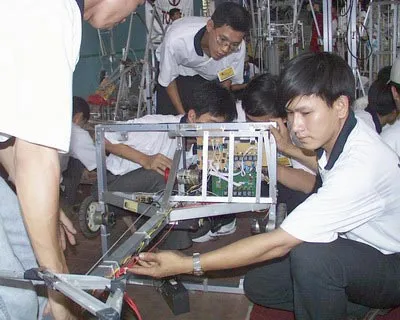Cuộc thi Robocon nóng dần