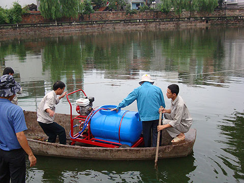 Nhà khoa học 'ra quân' làm sạch sông, hồ