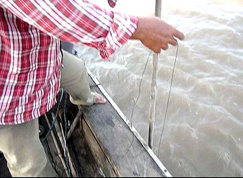 'Đào mỏ' nước ngọt trong lòng biển