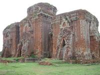 Nghệ thuật điêu khắc ở khu tháp Chiên Đàn