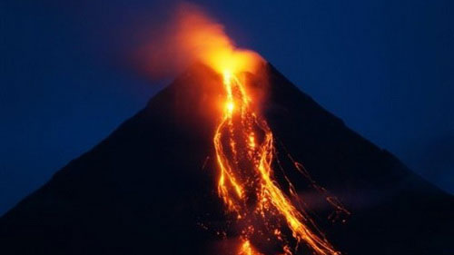 Núi lửa Sinabung lại phun trào dữ dội