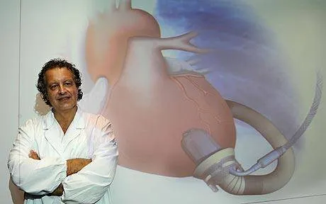 Cậu bé vô danh và quả tim nhân tạo vĩnh cửu đầu tiên trên thế giới