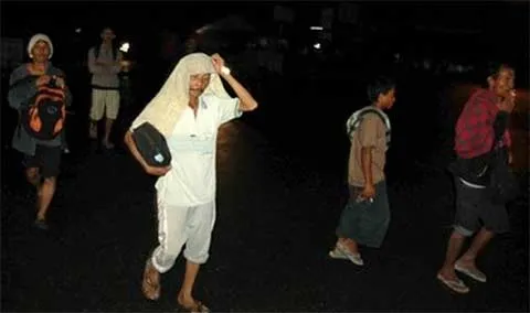 Sóng thần ở Indonesia: 600 người chết, mất tích