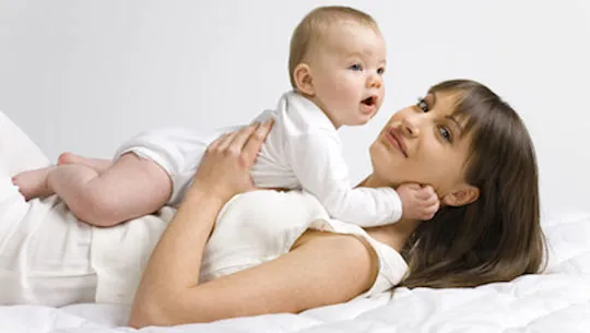 Tiếng nói của mẹ giúp "bật" khu vực ngôn ngữ của trẻ