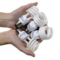Những mối nguy hiểm tiềm ẩn bên trong bóng đèn huỳnh quang compact tiết kiệm điện