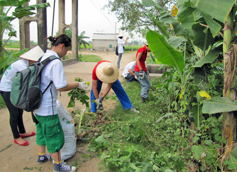 Câu lạc bộ Go Green giúp nông dân quản lý rác thải