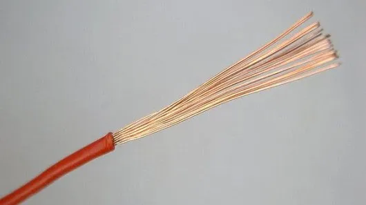 Dây siêu dẫn mới mang điện nhiều hơn 40 lần