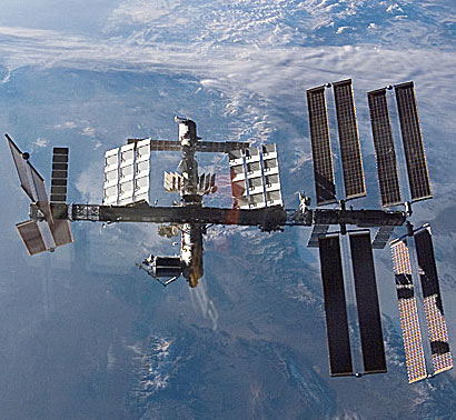 Nga sẽ đưa ba nhà du hành trên ISS về trái đất