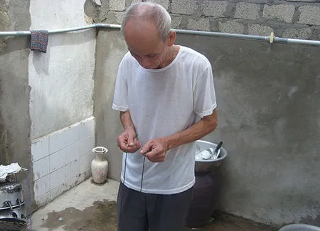 Người có "đôi mắt thần" nhìn xuyên lòng đất