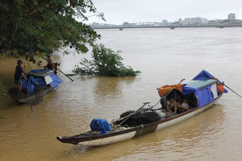 Cố đô Huế ngập sâu