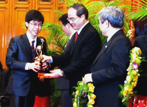 Tài năng trẻ nhận giải thưởng "Quả cầu vàng"