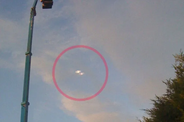 UFO "lũ lượt" xuất hiện?