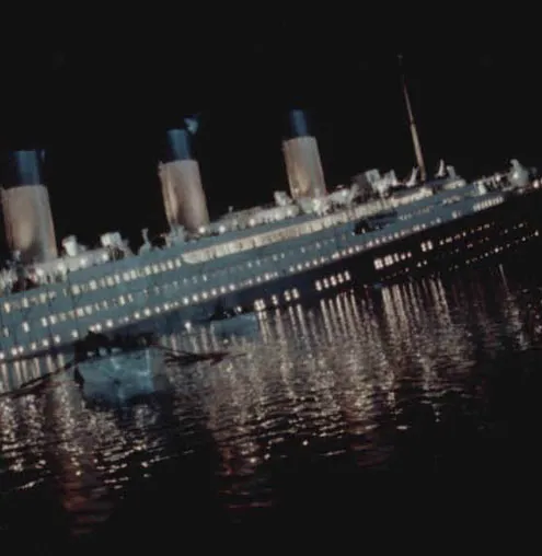 Tàu Titanic gặp nạn "do siêu trăng"