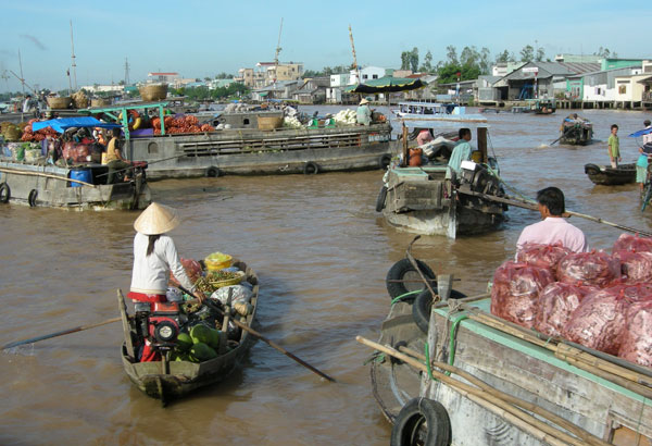 Bàn giao nhà vệ sinh nổi đầu tiên ở khu vực ĐBSCL