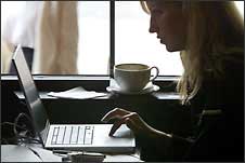 Những cái bẫy từ các điểm truy cập internet không dây