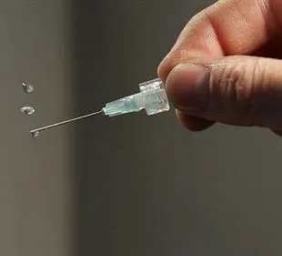 Cận cảnh sóng âm nâng giọt nước
