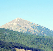 Tín đồ tận thế hướng về núi thần bí tại Serbia