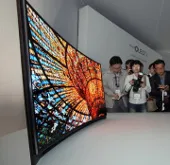 Ra mắt tivi 3D cong đầu tiên trên thế giới